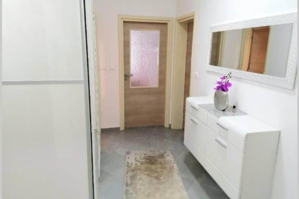 PUY Apartment Zorika Near The Beach מראה חיצוני תמונה